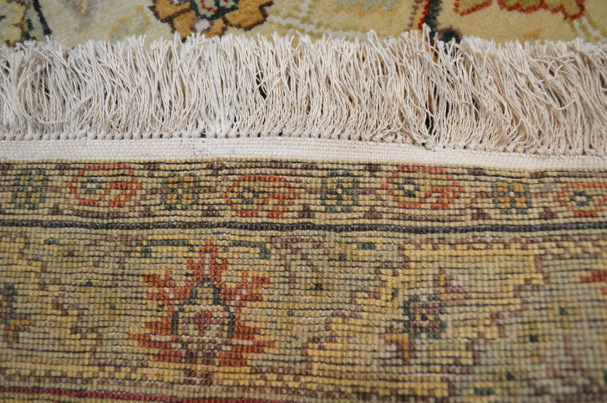 5' 1" x 7' 1" India Agra Rug image 12