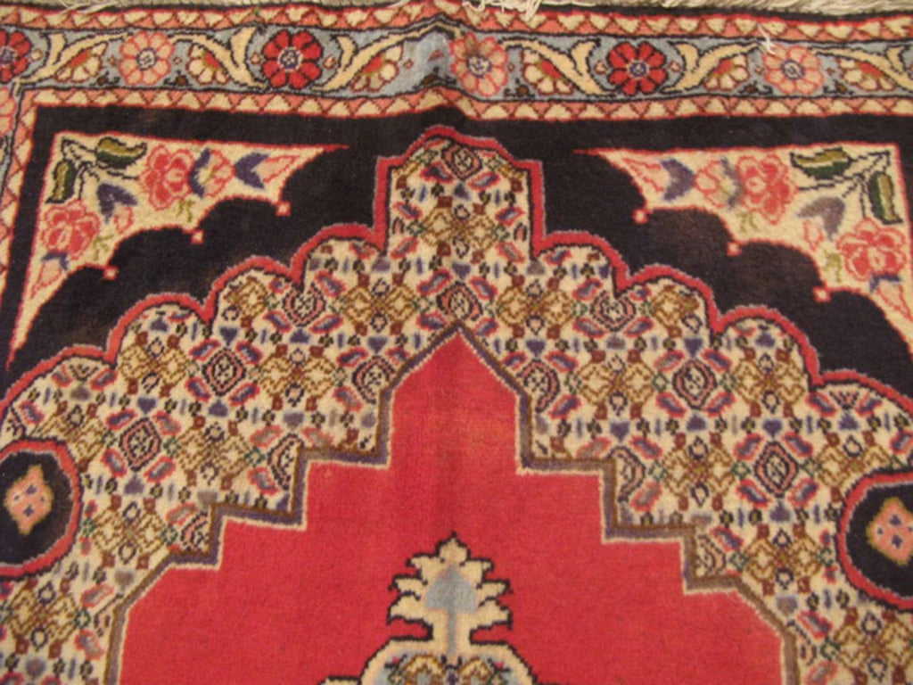 2' 5" x 3' 8" Persian Bijar Rug image 3