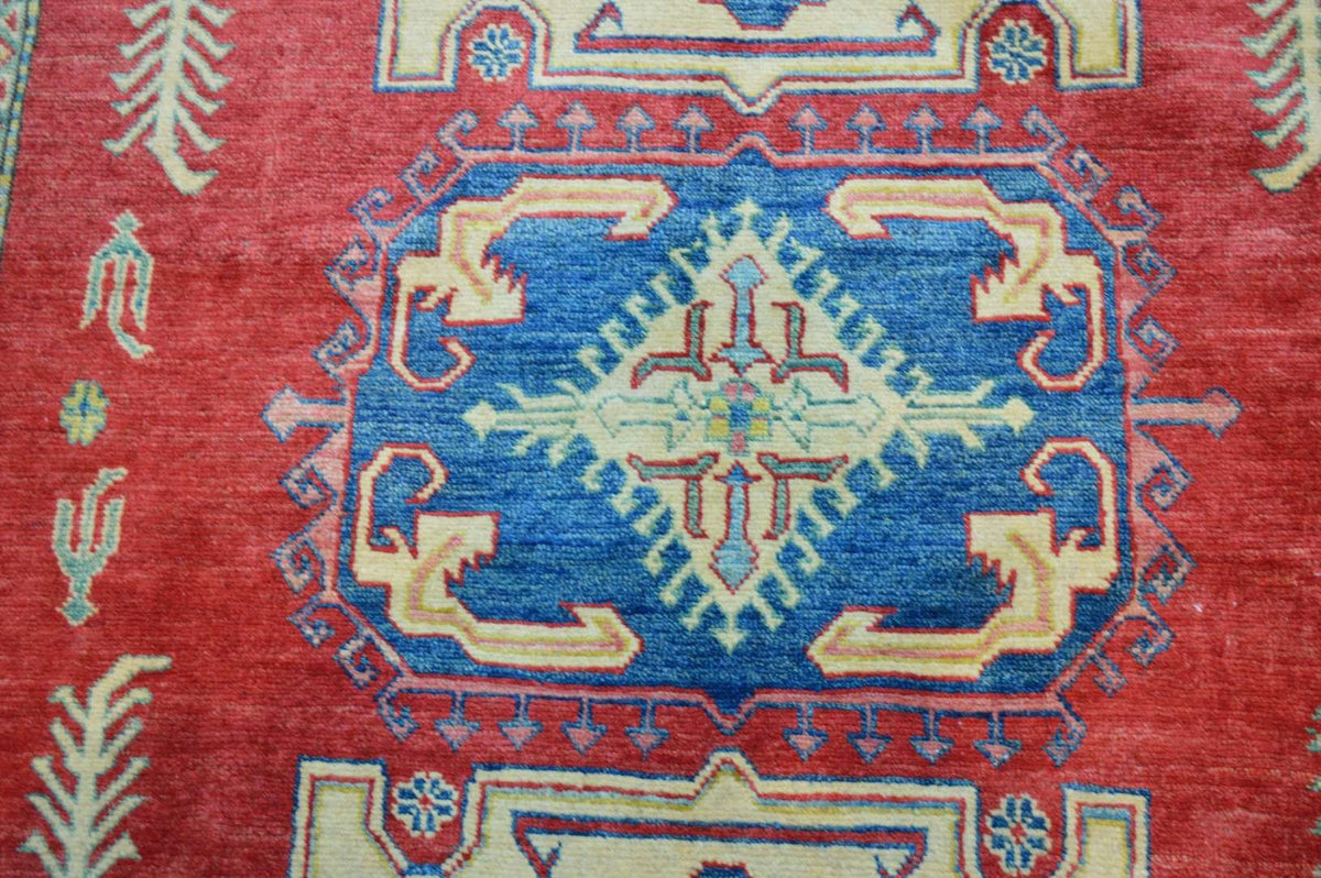 4' 9" x 6' 6" Caucasian Kazak Rug image 6