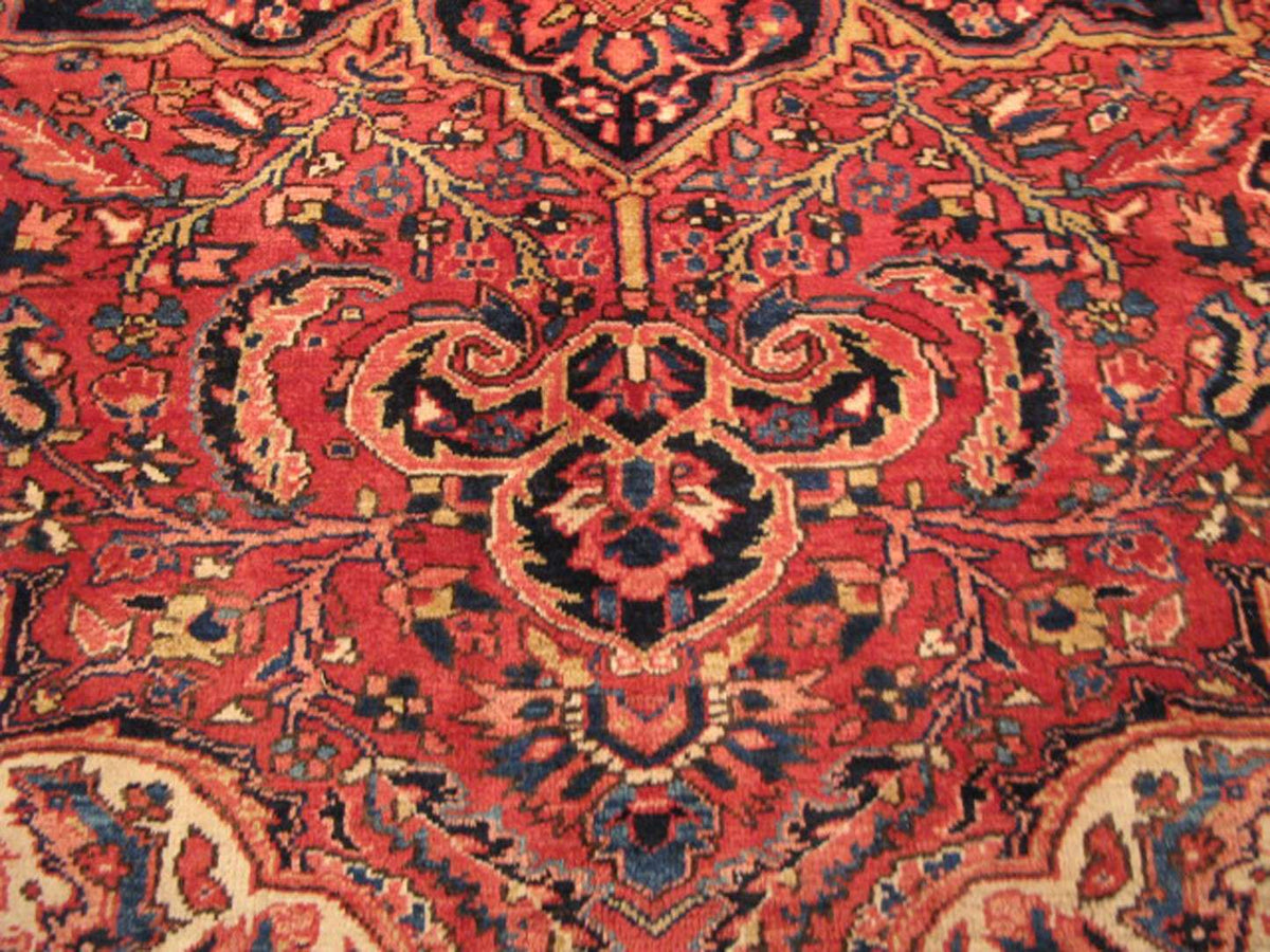 8' 2" x 11' 8" Persian Heriz Rug image 3