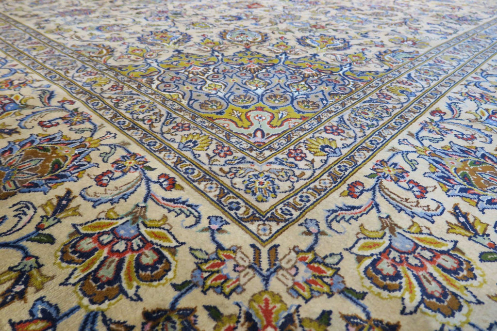 9' 8" x 13' 4" Persian Kashan Rug image 10