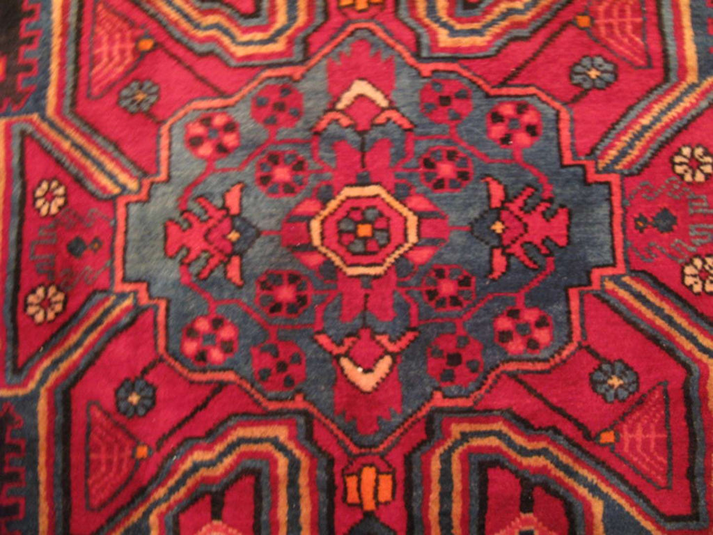 5' 7" x 9' 1" Persian Nahavand Rug image 4