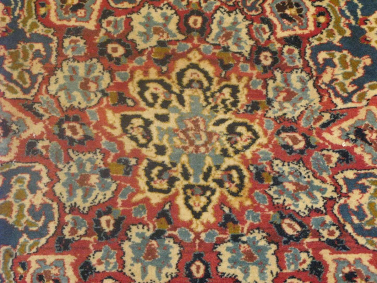 4' 8" x 8' 8" Persian Isfahan Rug image 7