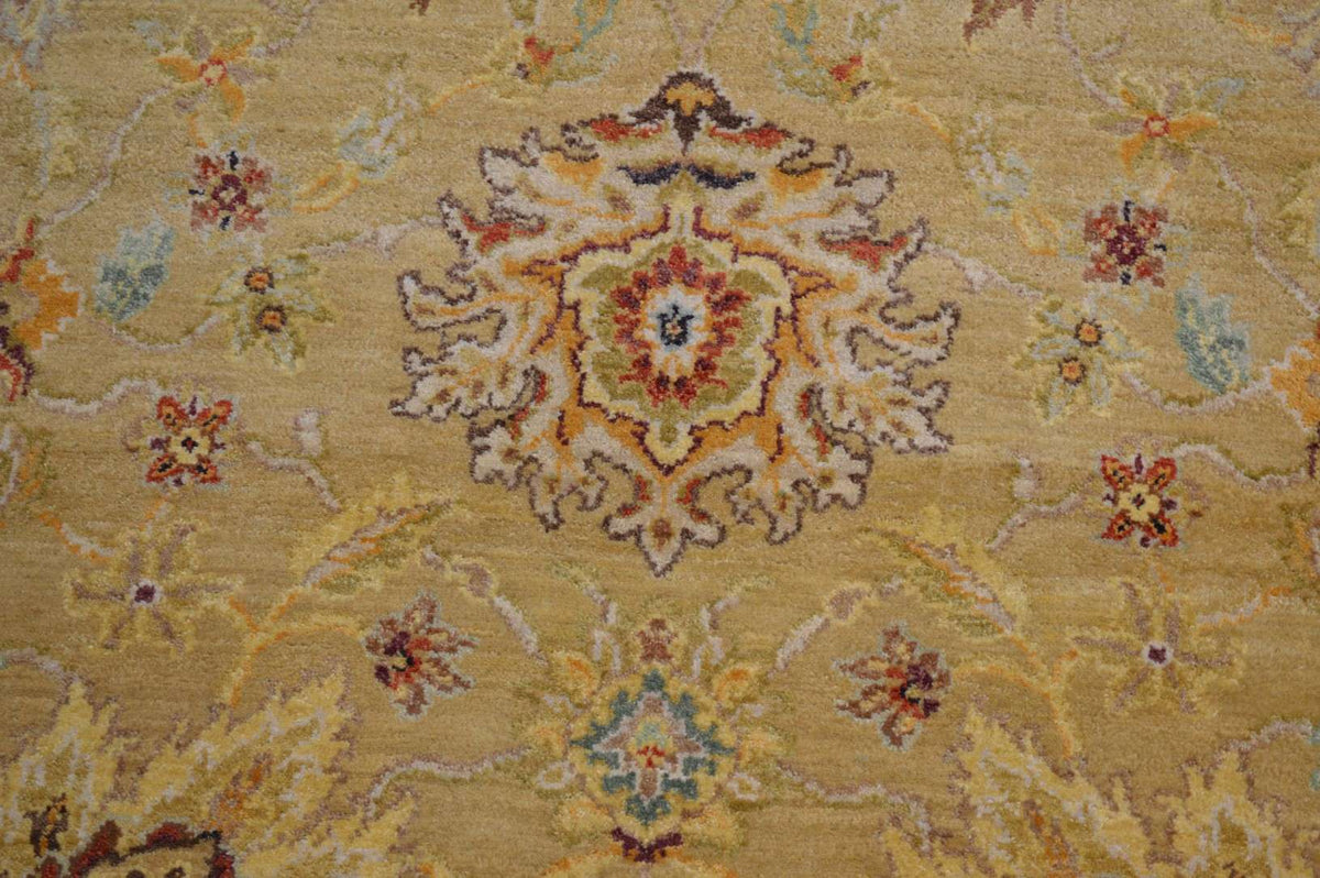 7' 8" x 8' 3" India Sultanabad Square Rug image 4
