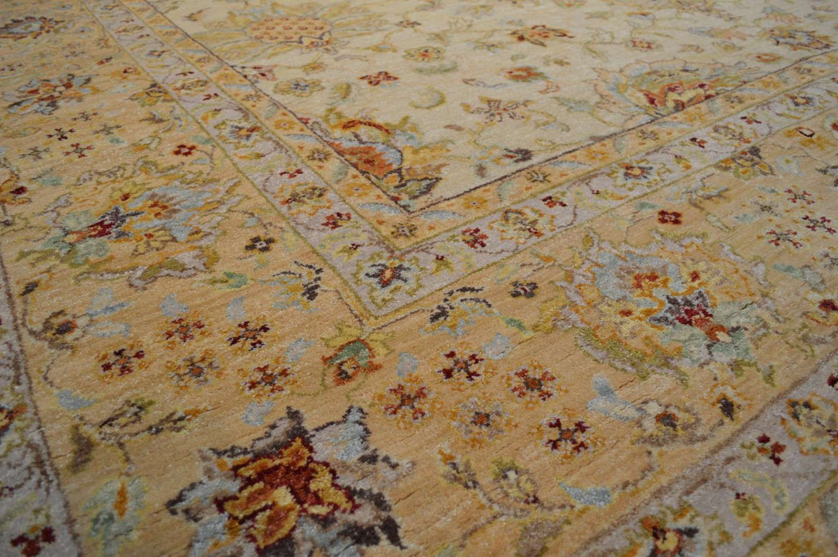 9' 0" x 11' 9" India Sultanabad Rug image 6