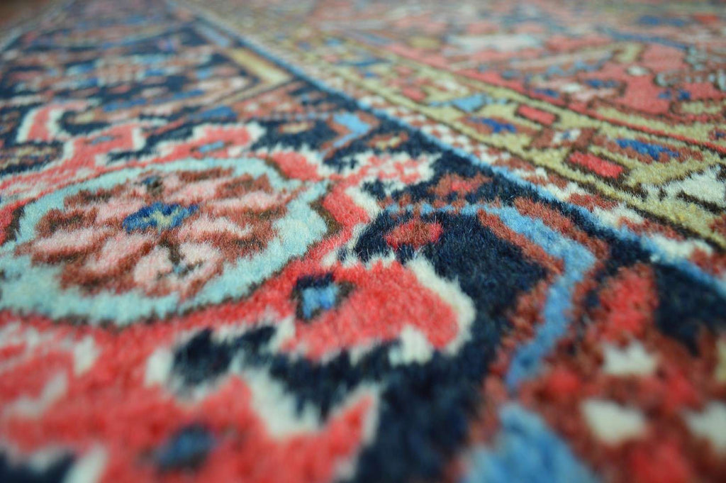 7' 4" x 10' 8" Persian Heriz Rug image 8