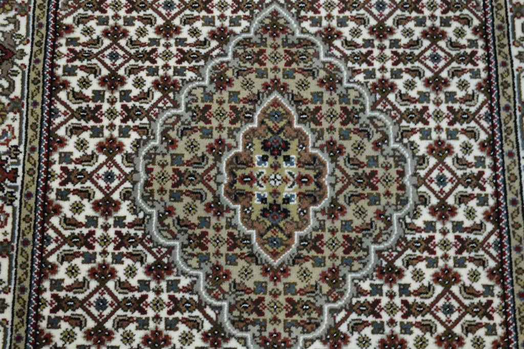 3' 1" x 5' 2" India Bijar Rug image 8