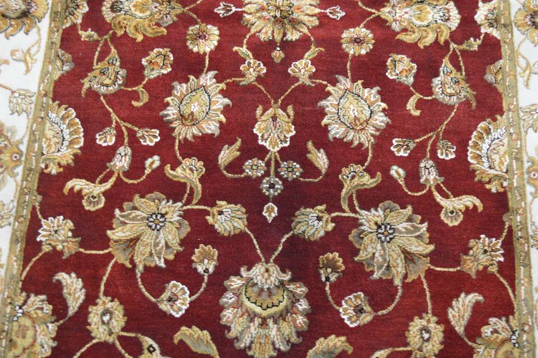 5' 1" x 8' 2" India Jaipur Rug image 6