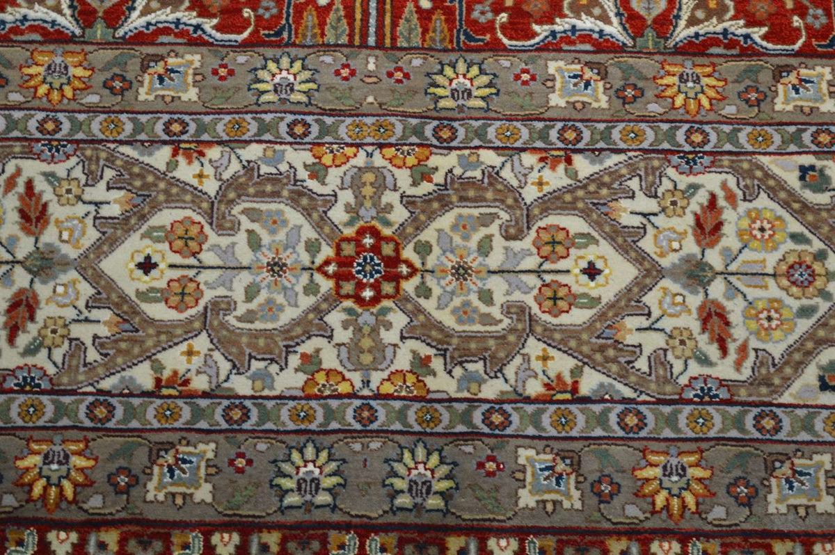9' 0" x 11' 8" India Agra Rug image 3