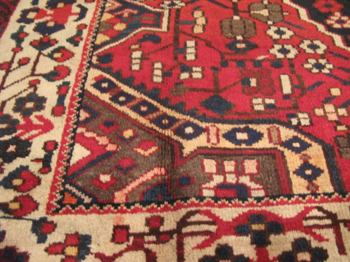 5' 1" x 10' 0" Persian Bakhtiari Rug image 4