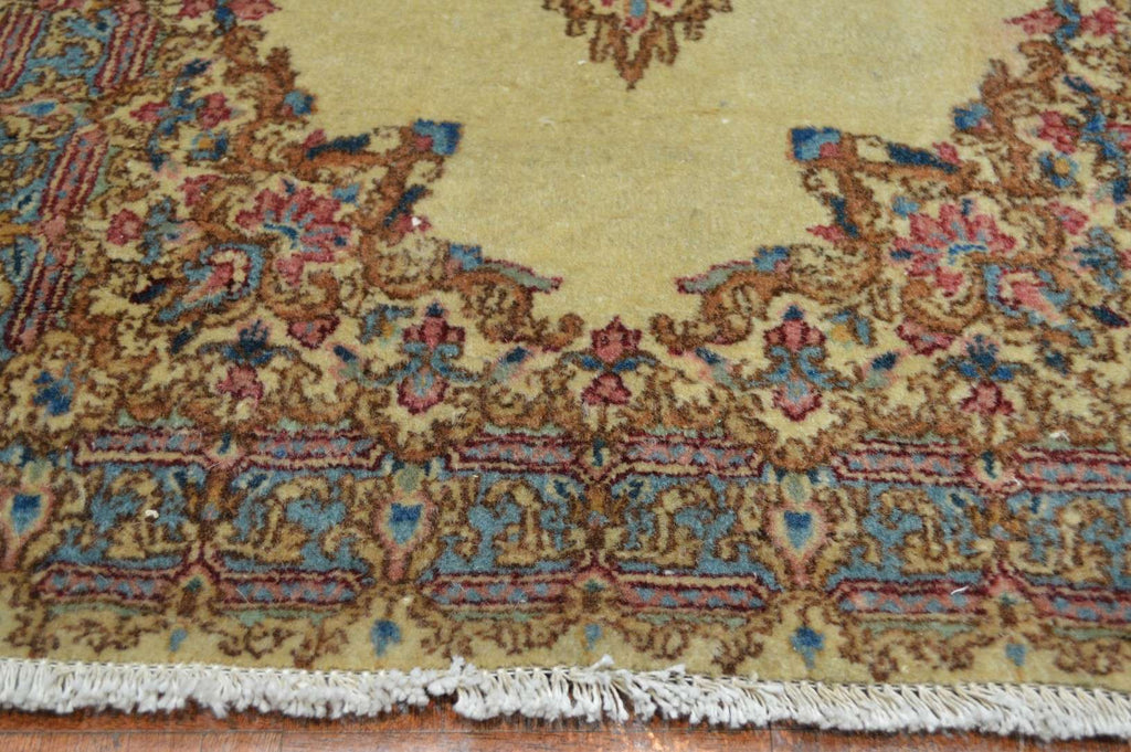 2' 0" x 4' 0" Persian Lavar Rug image 5