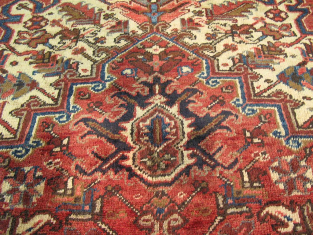 7' 0" x 10' 7" Vintage Heriz Rug image 3