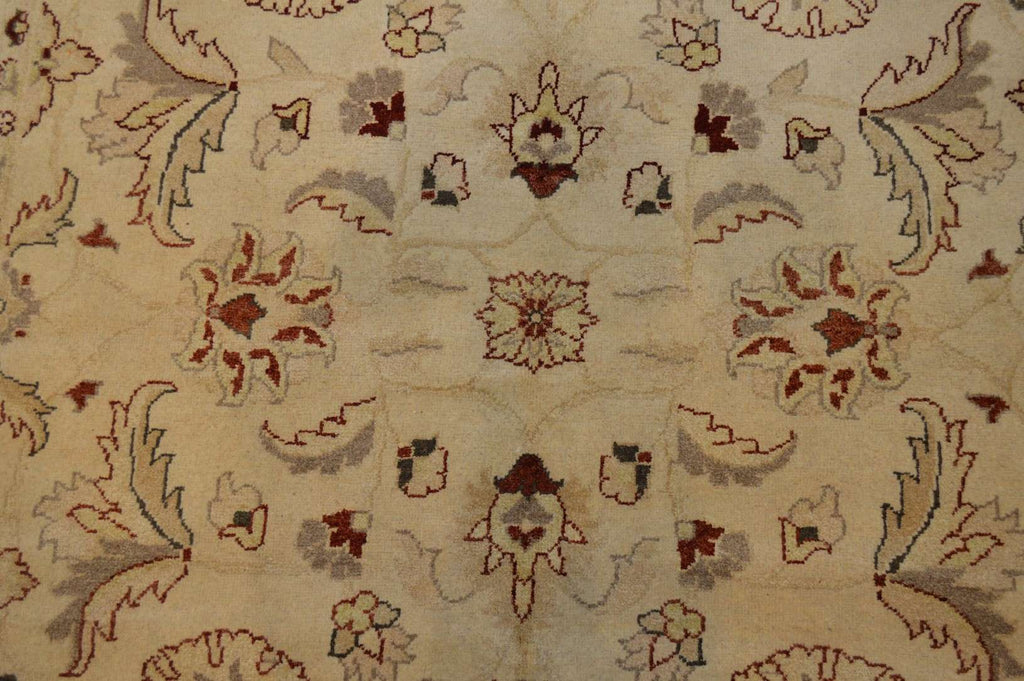 6' 0" x 9' 2" Pakistan Peshawar Rug image 3