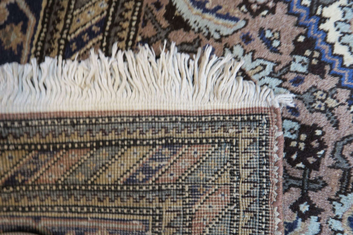 6' 10" x 10' 2" Persian Ardabil Rug image 11