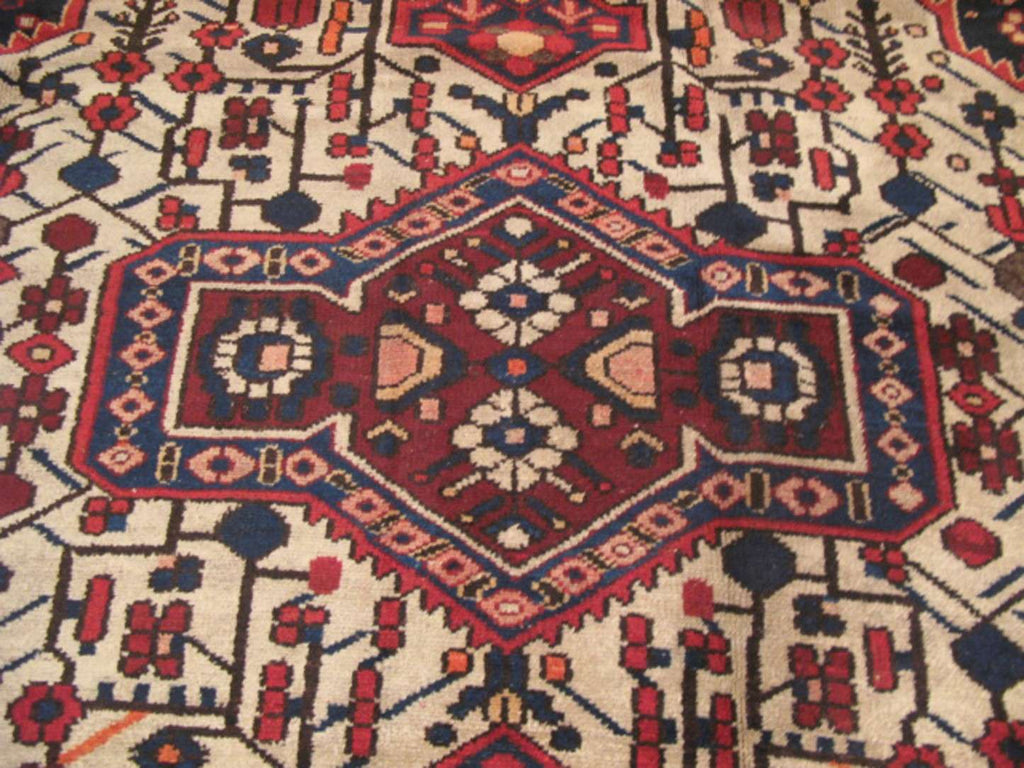 5' 1" x 10' 0" Persian Bakhtiari Rug image 2