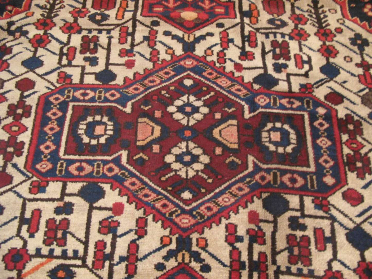 5' 1" x 10' 0" Persian Bakhtiari Rug image 2
