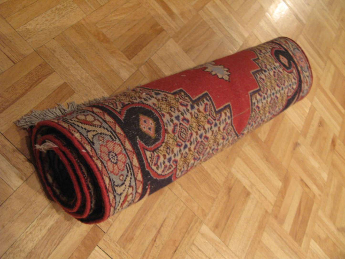 2' 5" x 3' 8" Persian Bijar Rug image 11