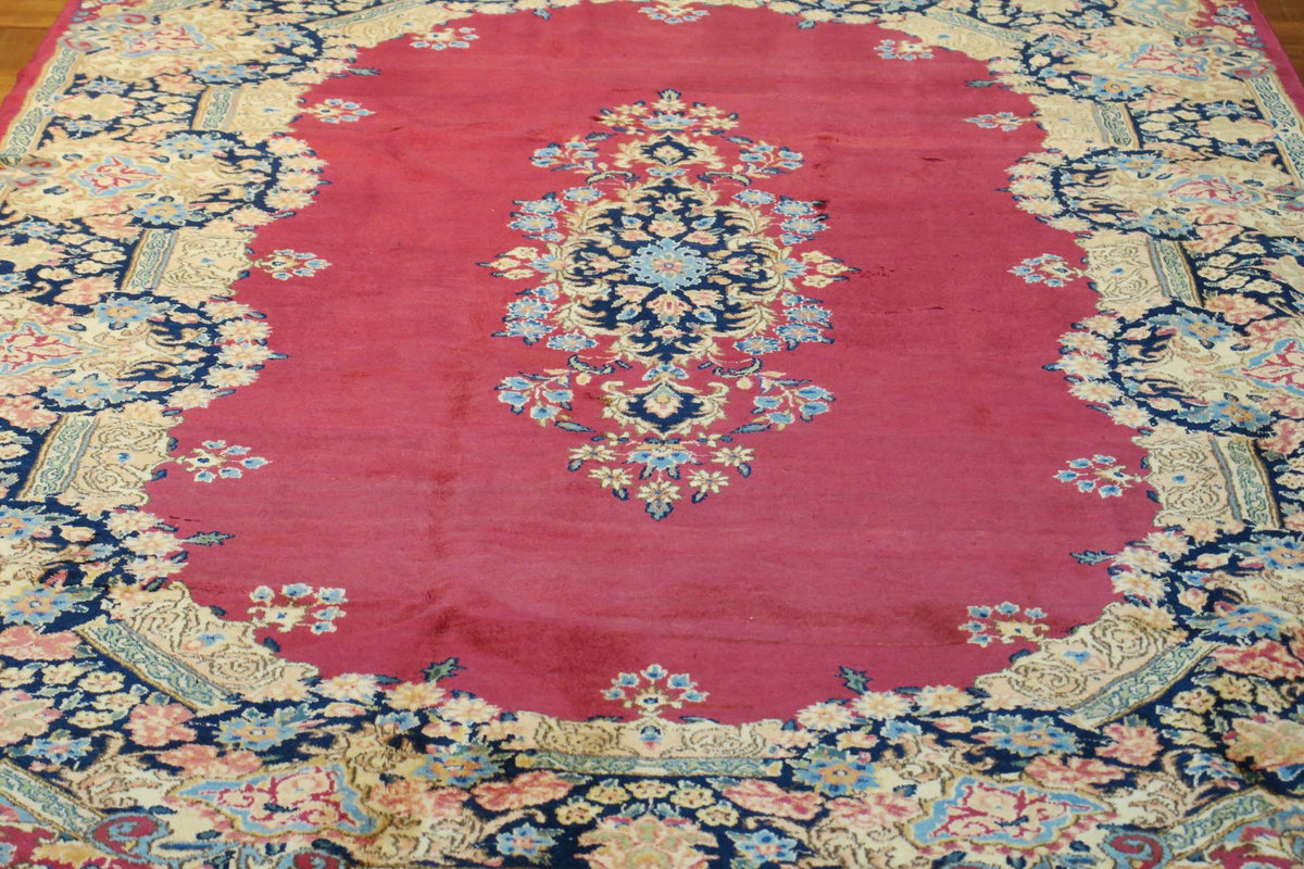 4'6'' x 7'5'' Persian Kerman Rug image 3