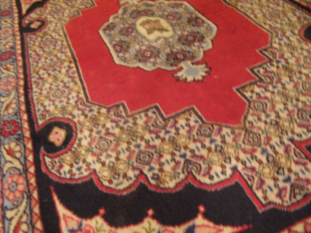 2' 5" x 3' 8" Persian Bijar Rug image 4