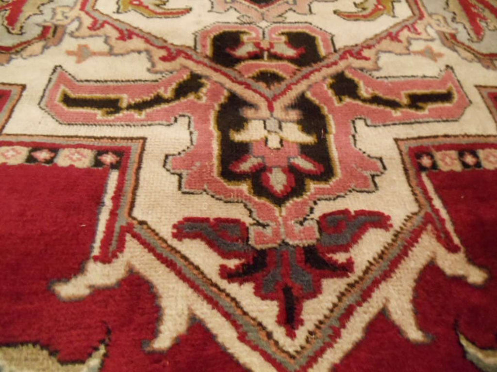 9' 4" x 13' 2" Persian Heriz Rug image 4