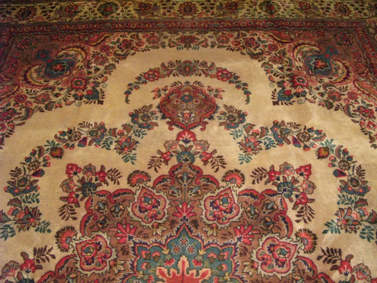9' 7" x 12' 1" Persian Tabriz Rug image 5