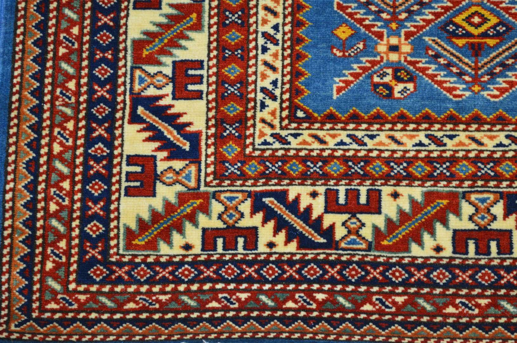 4' 4" x 5' 8" Pakistan Shirvan Rug image 4