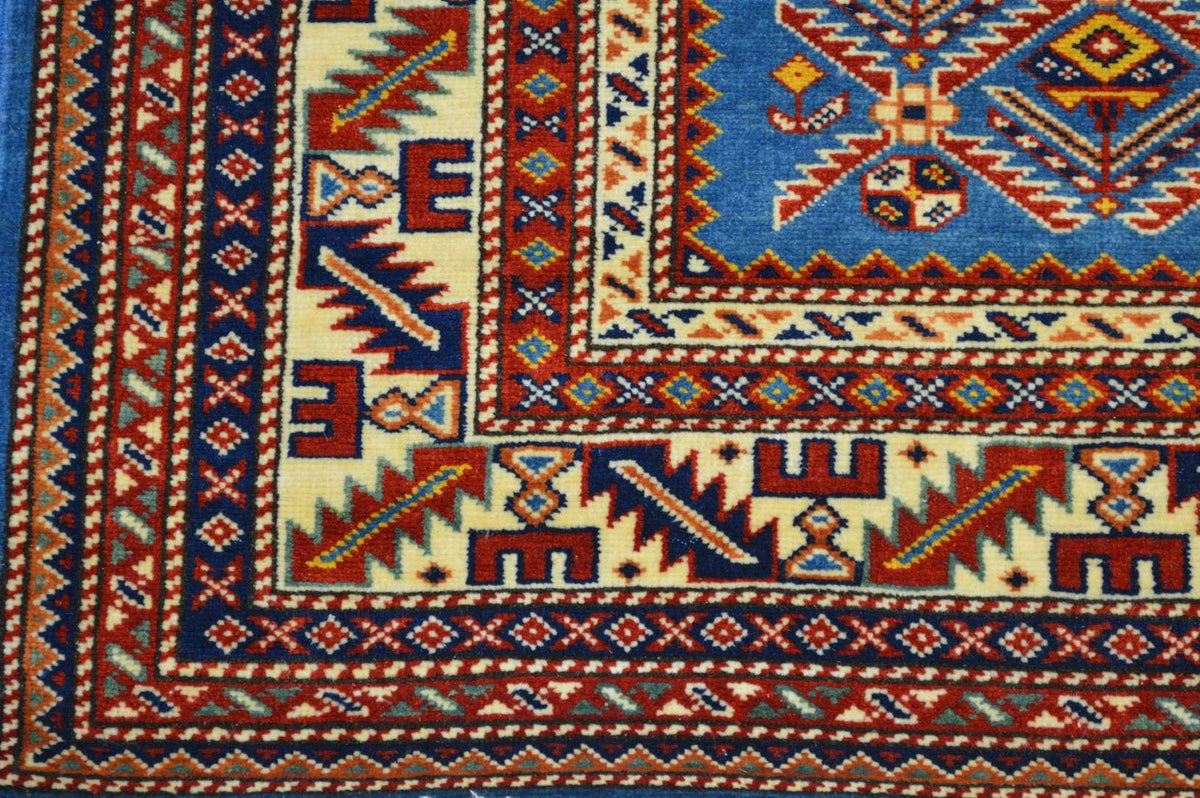 4' 4" x 5' 8" Pakistan Shirvan Rug image 4
