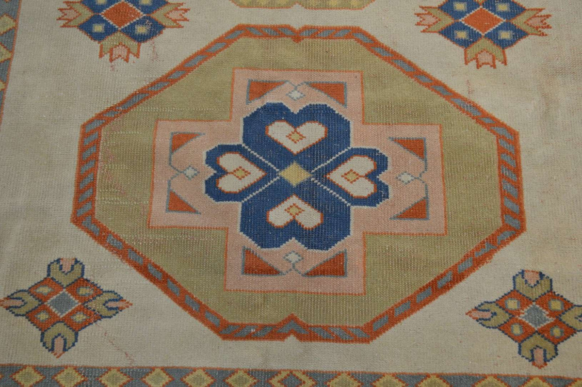 5' 7" x 8' 2" Caucasian Kazak Rug image 8
