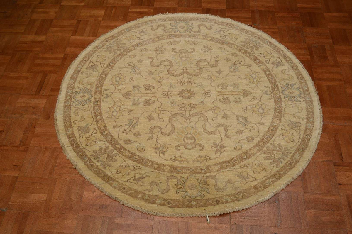 4' 3" x 4' 3" Pakistan Peshawar Round Rug image 1