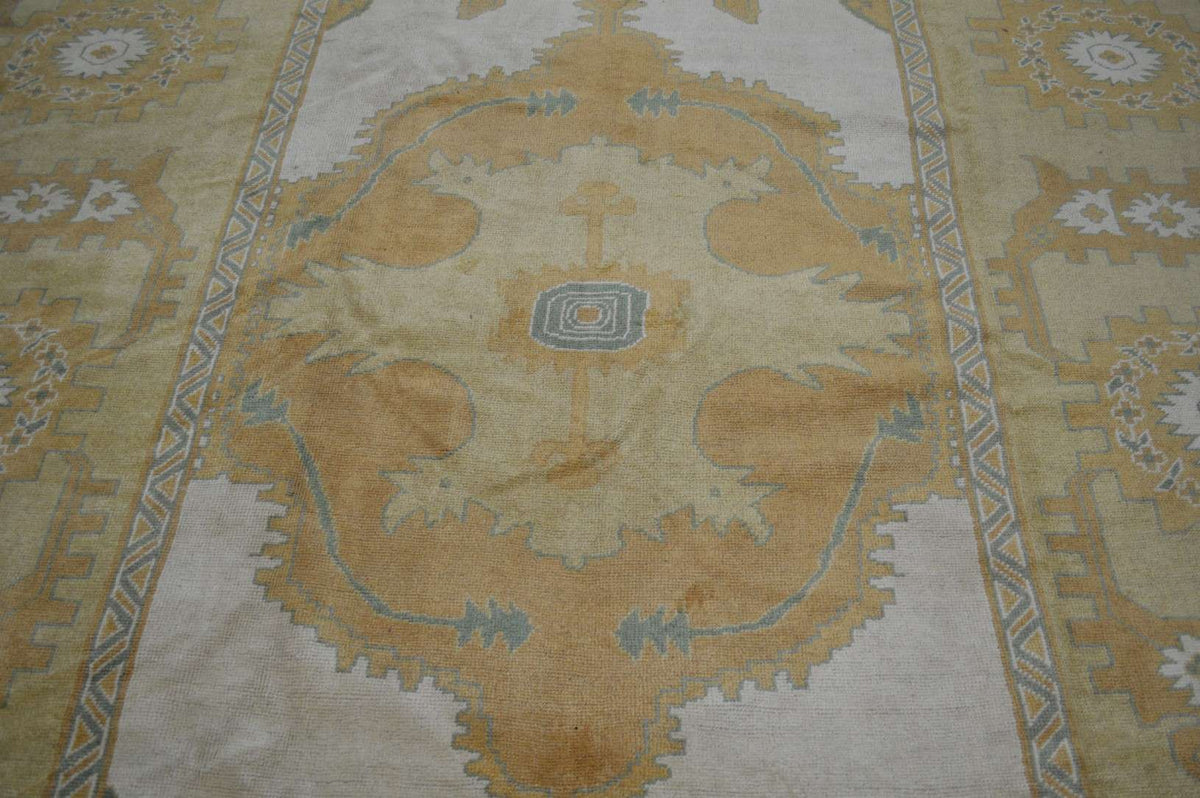 10' 0" x 13' 8" Turkish Oushak Rug image 2