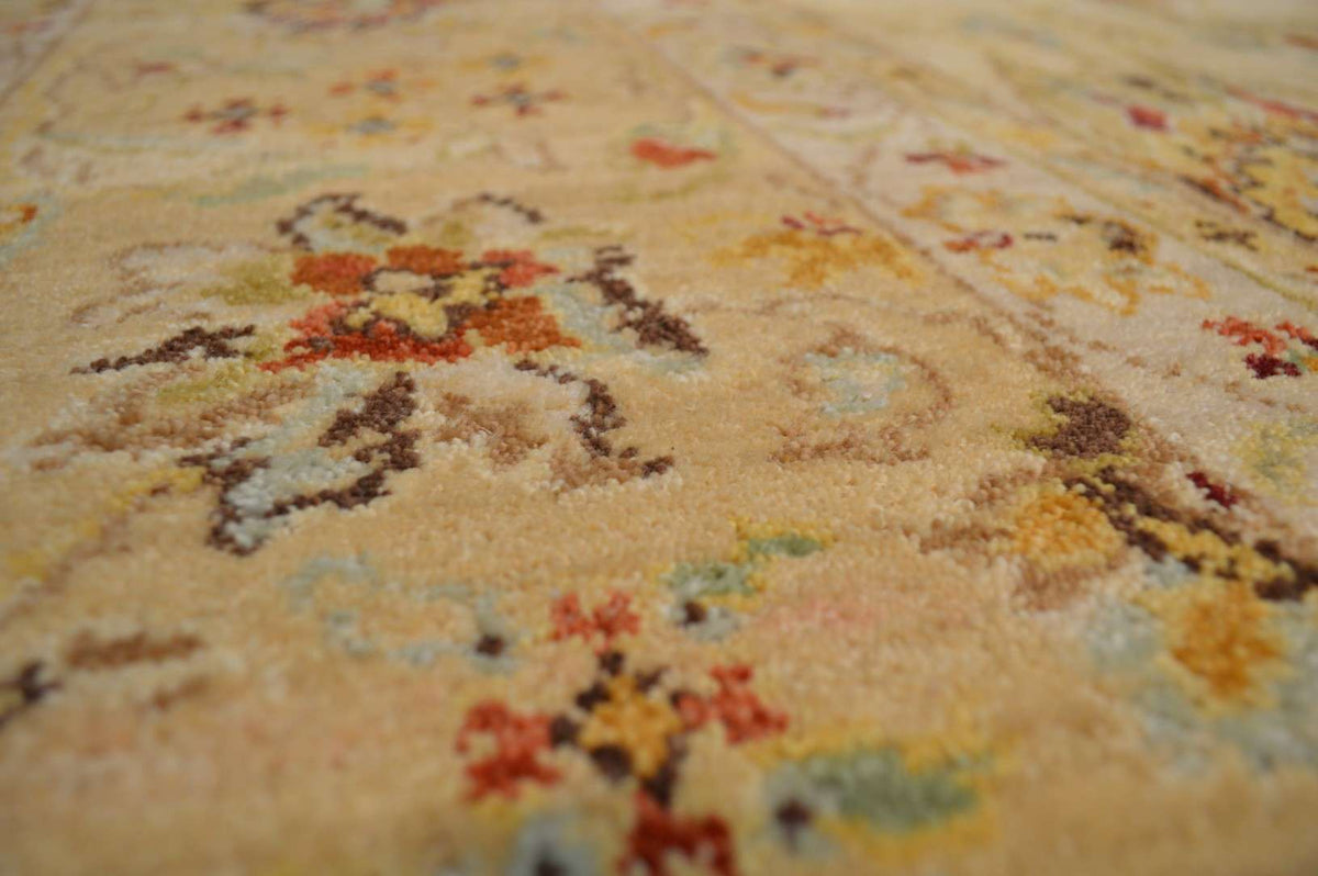 8' 0" x 10' 3" India Sultanabad Rug image 4