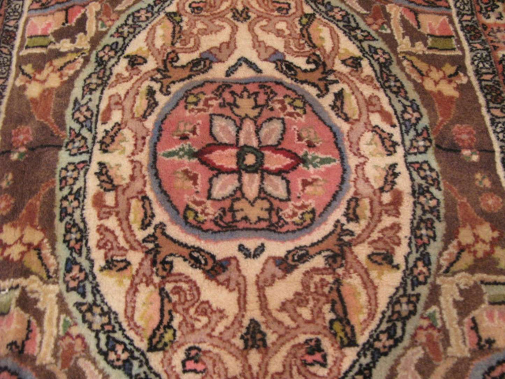 2' 0" x 2' 3" Persian Bijar Rug image 3