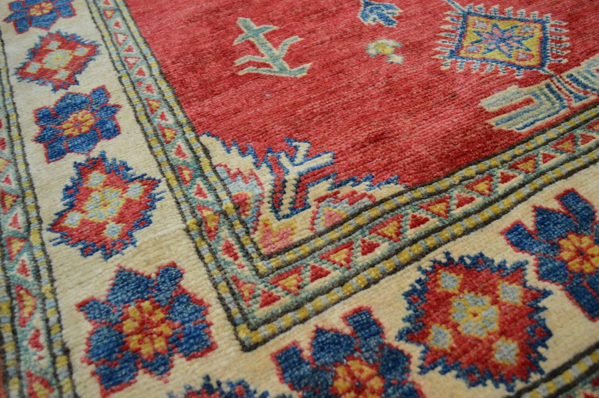 4' 9" x 6' 6" Caucasian Kazak Rug image 8