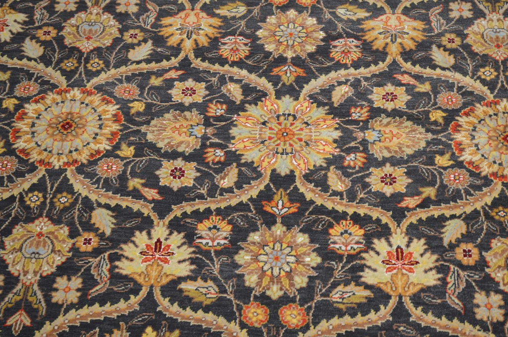 8' 2" x 9' 9" India Agra Rug image 2
