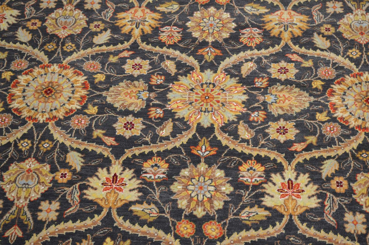 8' 2" x 9' 9" India Agra Rug image 2