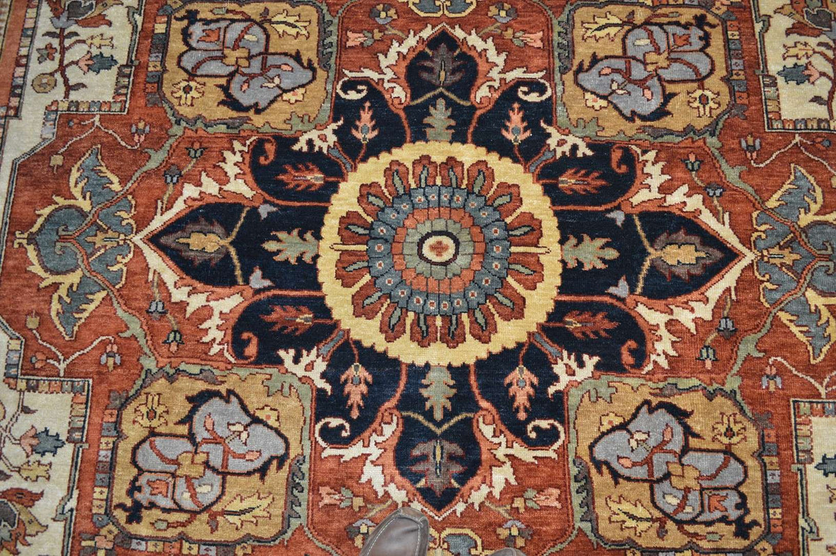 9' 8" x 13' 7" India Serapi Rug image 3