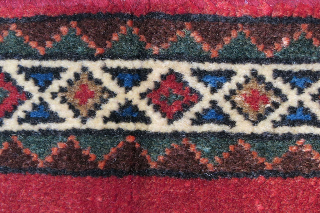 2' 0" x 3' 2" Persian Abadeh Rug image 0