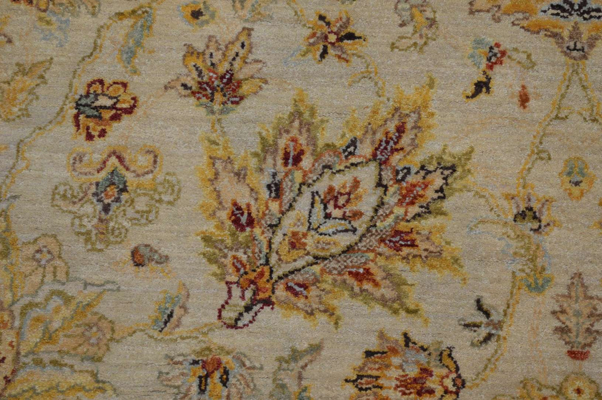 7' 9" x 8' 0" India Sultanabad Square Rug image 4
