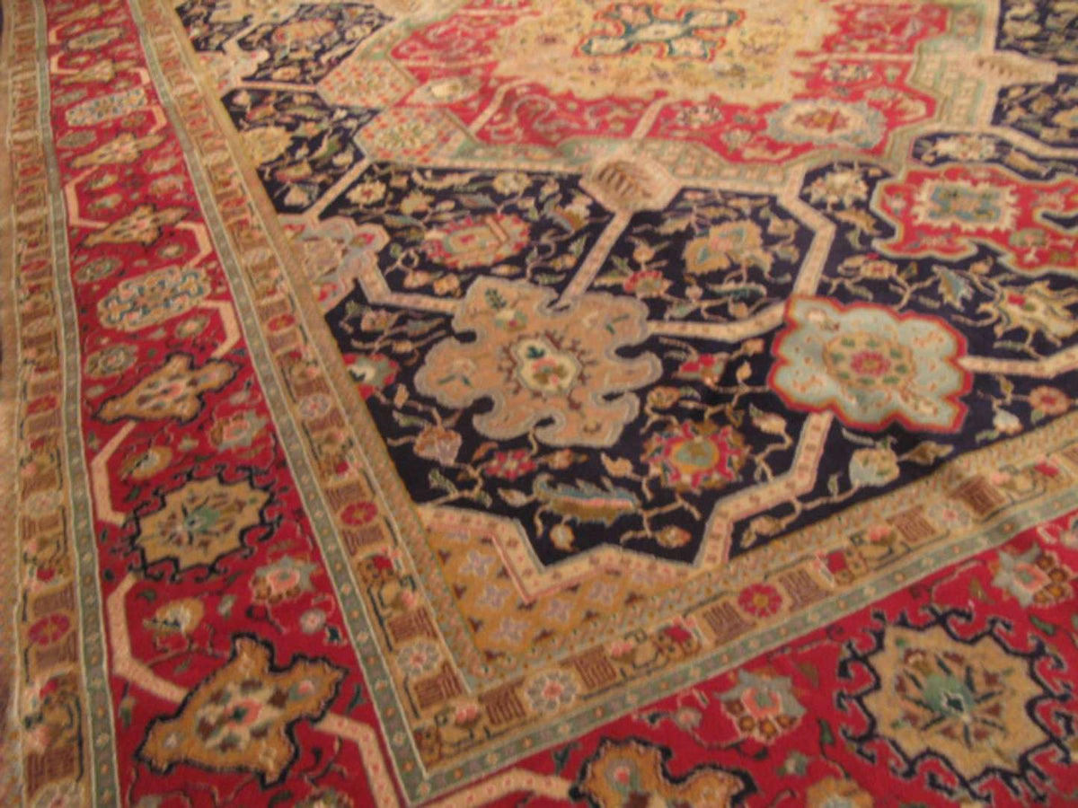 9' 9" x 13' 0" Persian Tabriz Rug image 10