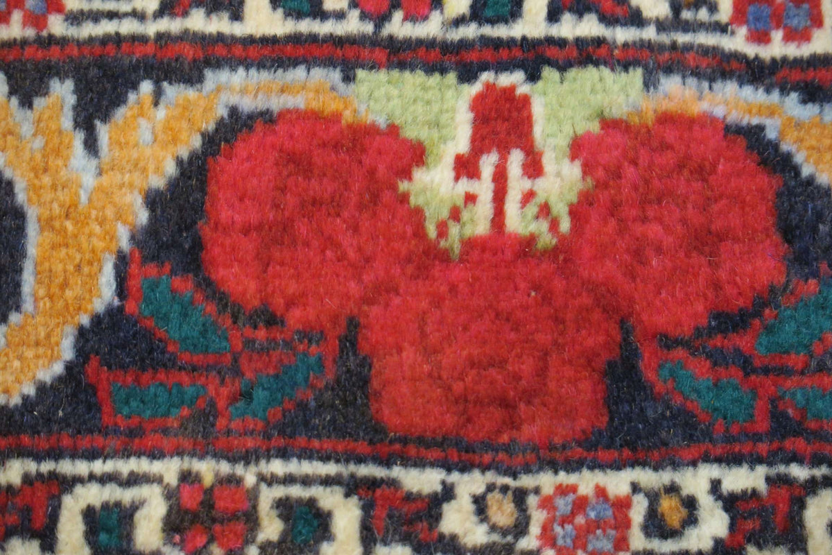 3' 3" x 4' 9" Persian Bijar Rug image 11