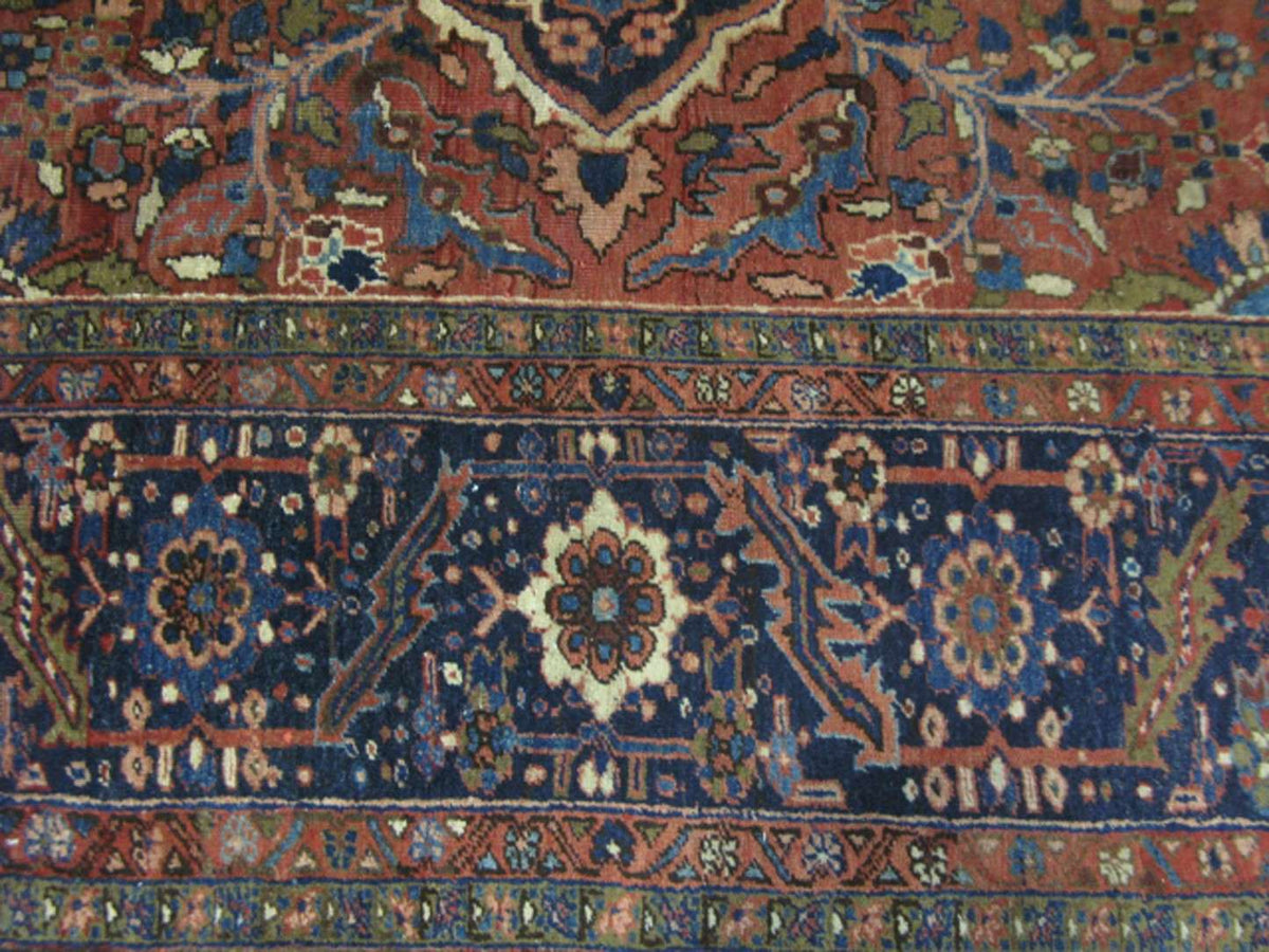 9' 5" x 12' 6" Persian Heriz Rug image 5