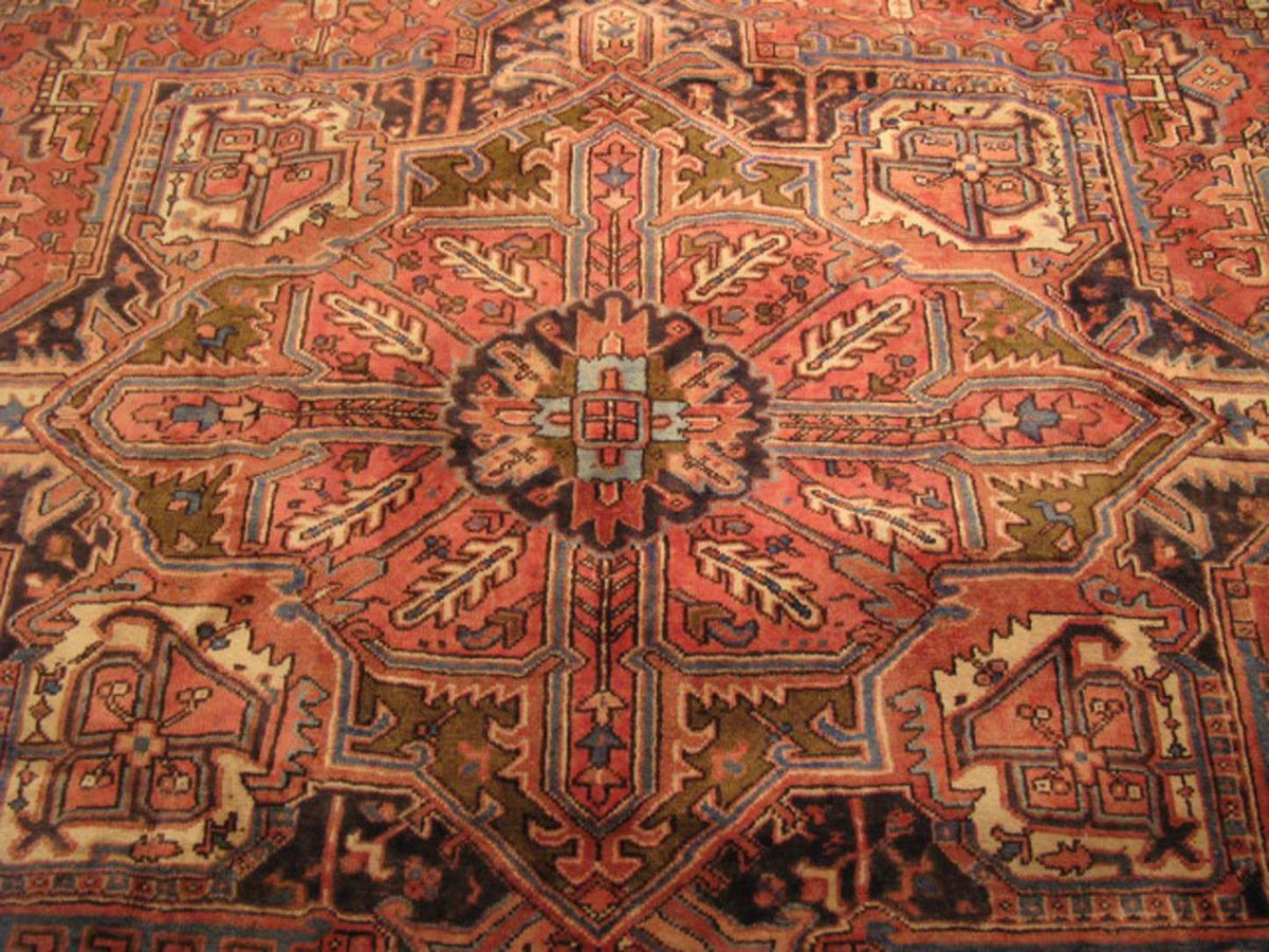 9' 1" x 11' 1" Persian Heriz Rug image 8