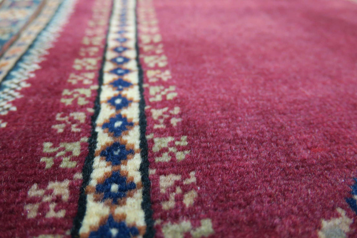2' 9" x 4' 3" Persian Baluch Rug image 8