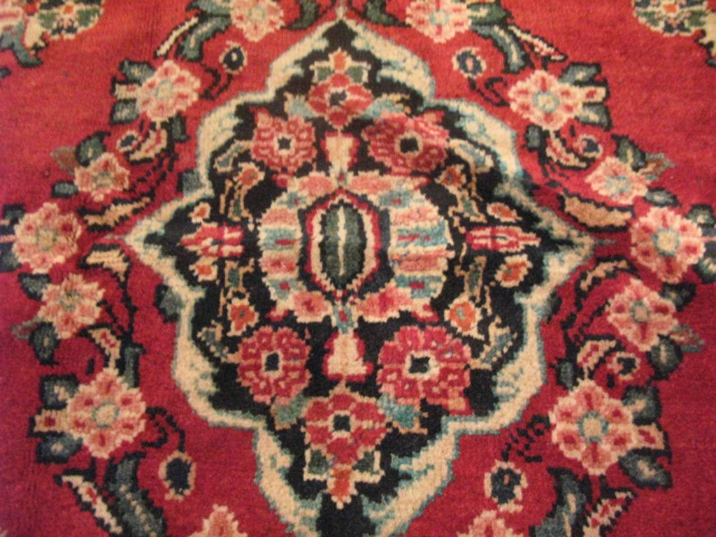 4' 4" x 6' 7" Vintage Sarouk Rug image 4