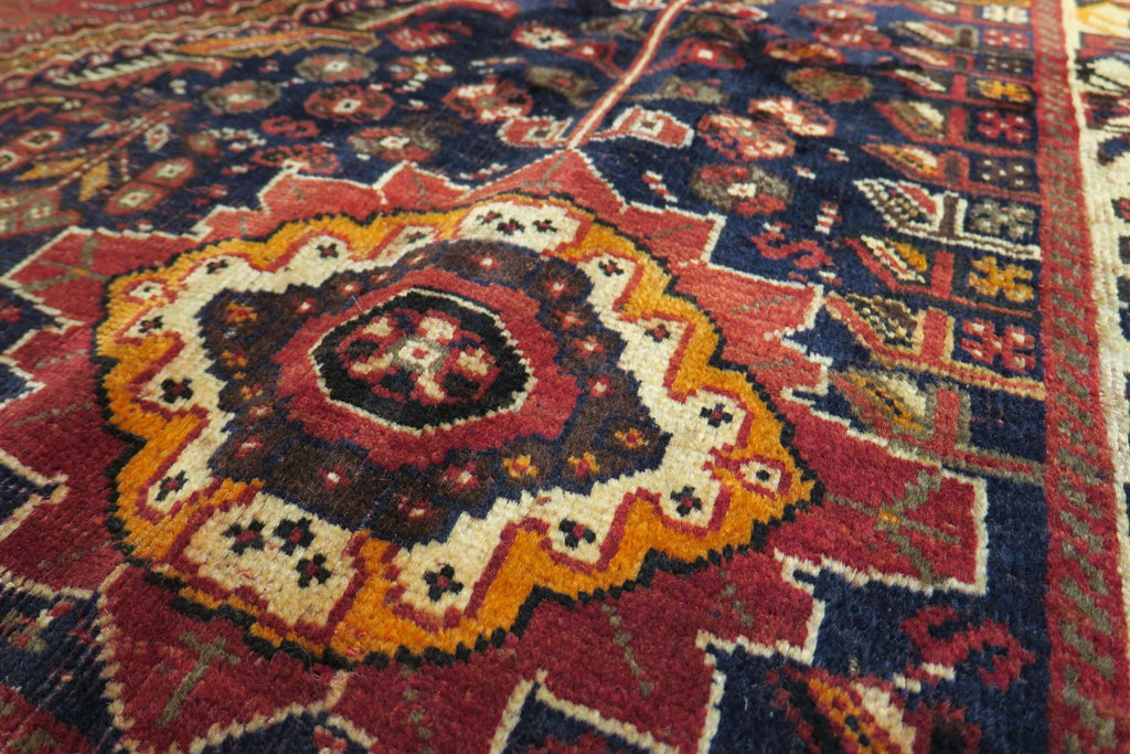 7' 7" x 10' 1" Persian Shiraz Rug image 11