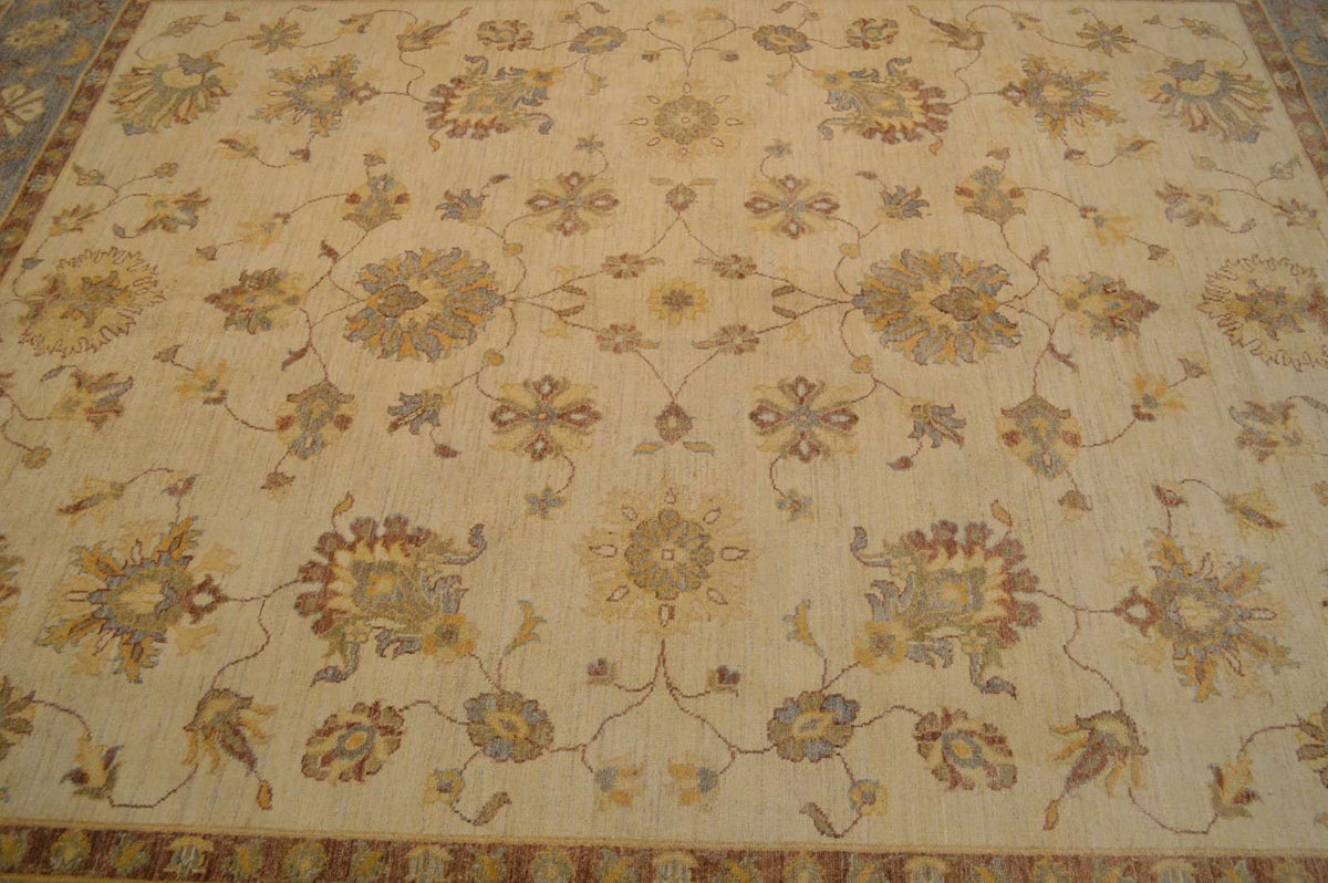 8' 4" x 9' 10" Pakistan Peshawar Rug image 6