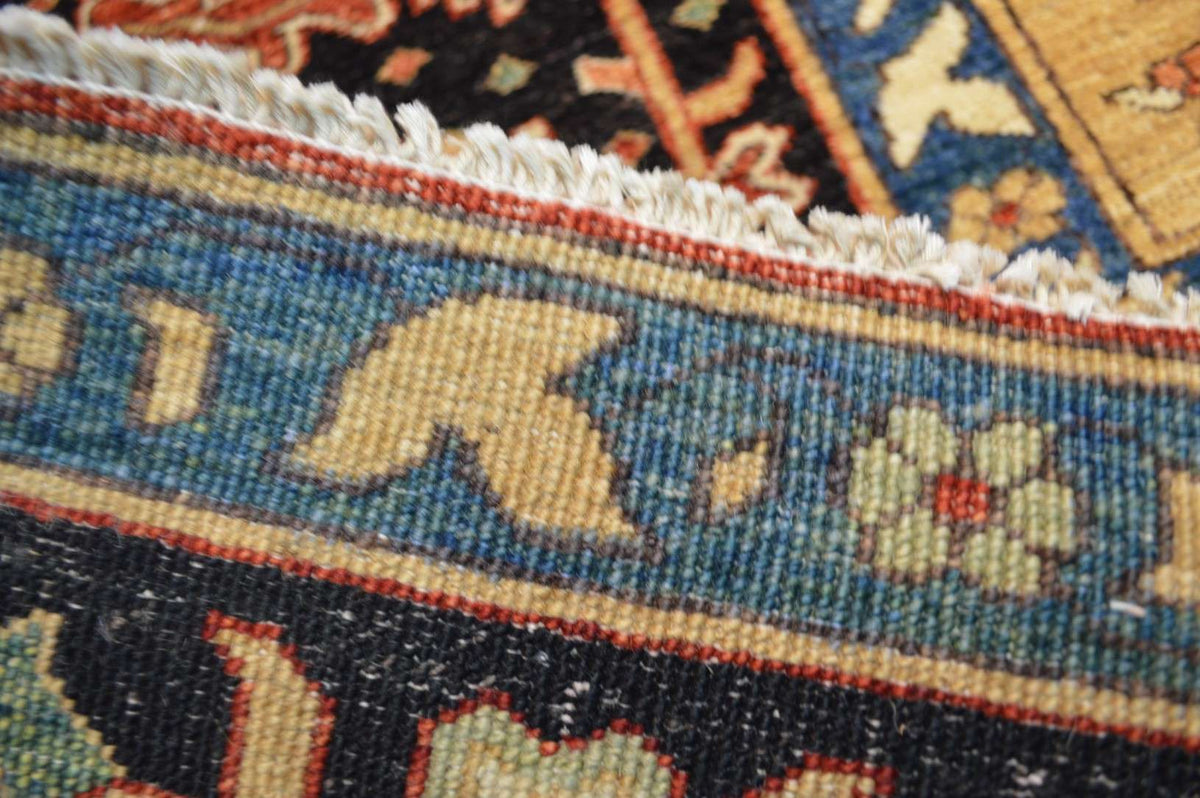 10' 1" x 13' 8" Pakistan Serapi Rug image 12