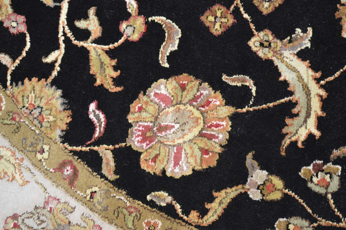 7' 8" x 7' 8" India Jaipur Round Rug image 5
