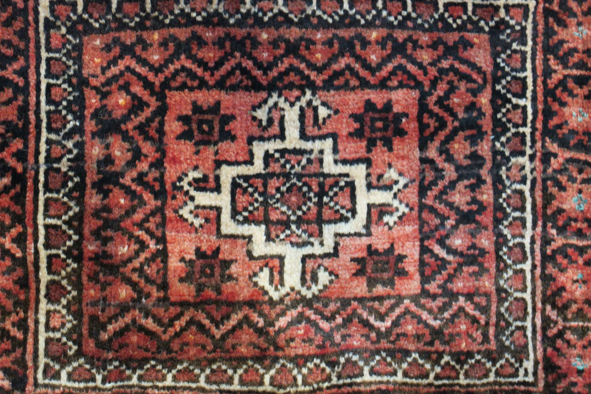 3' 2" x 6' 1" Persian Baluch Rug image 2