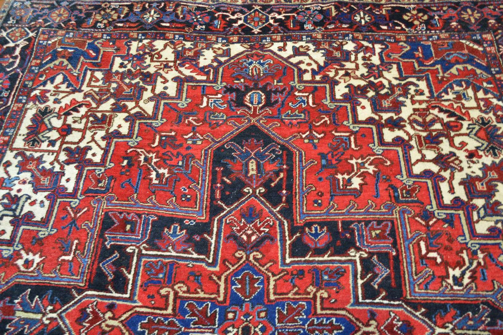8' 6" x 10' 3" Persian Heriz Rug image 3